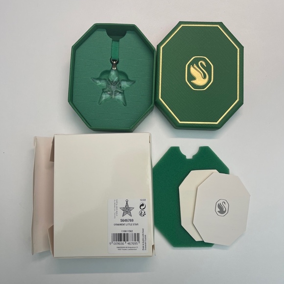 NEW in box Swarovski Little Star Christmas ORNAMENT 5646769 Clear Genuine - Picture 1 of 8